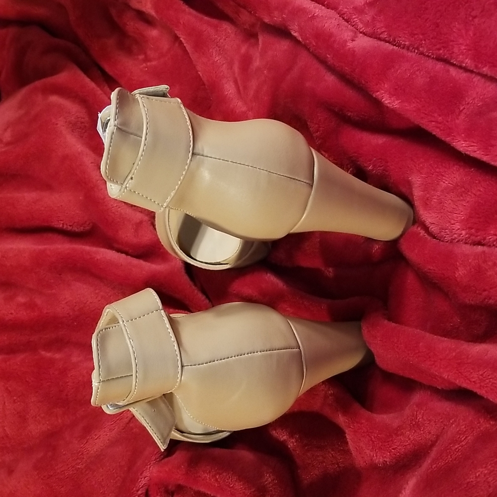 NEW not in original box IDIFU ANKLE BUCKLE SANDALS SIZE 9 - Picture 9 of 11